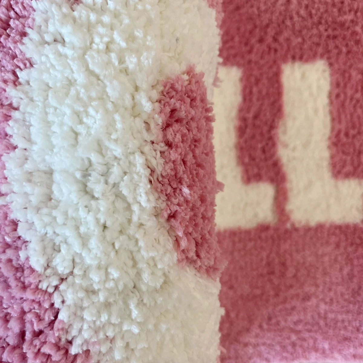 Chill Pill Tufted Rug – Pink Oval Anti-Slip Mat